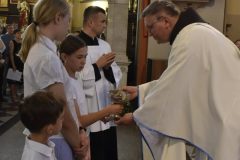 image027