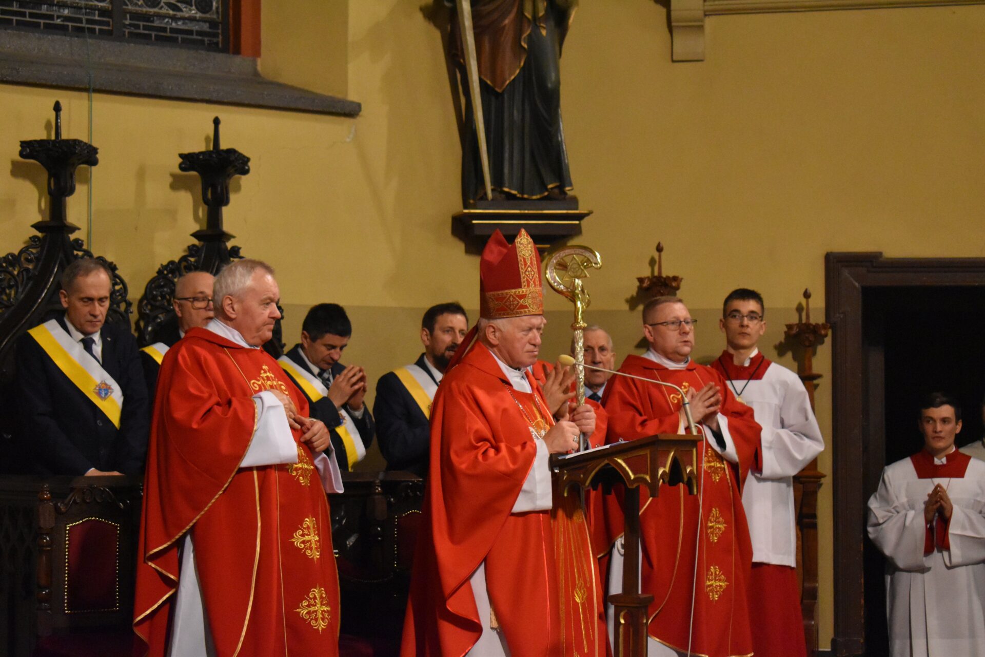 Wizytacja parafii i&nbsp;bierzmowanie